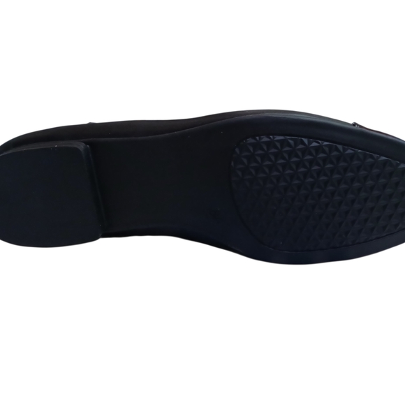 TAHARI Black Patent Leather Flats Loft - Picture 5 of 5